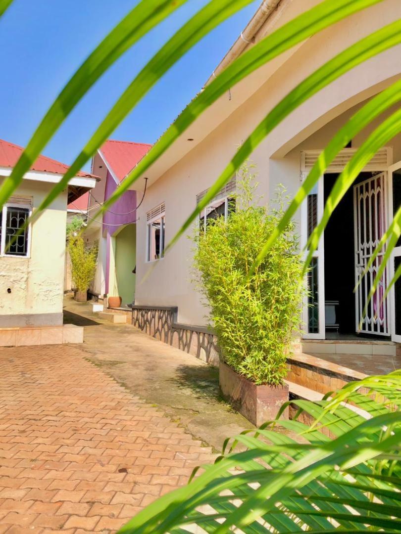 Airport Shoebill Hotel Энтеббе Экстерьер фото