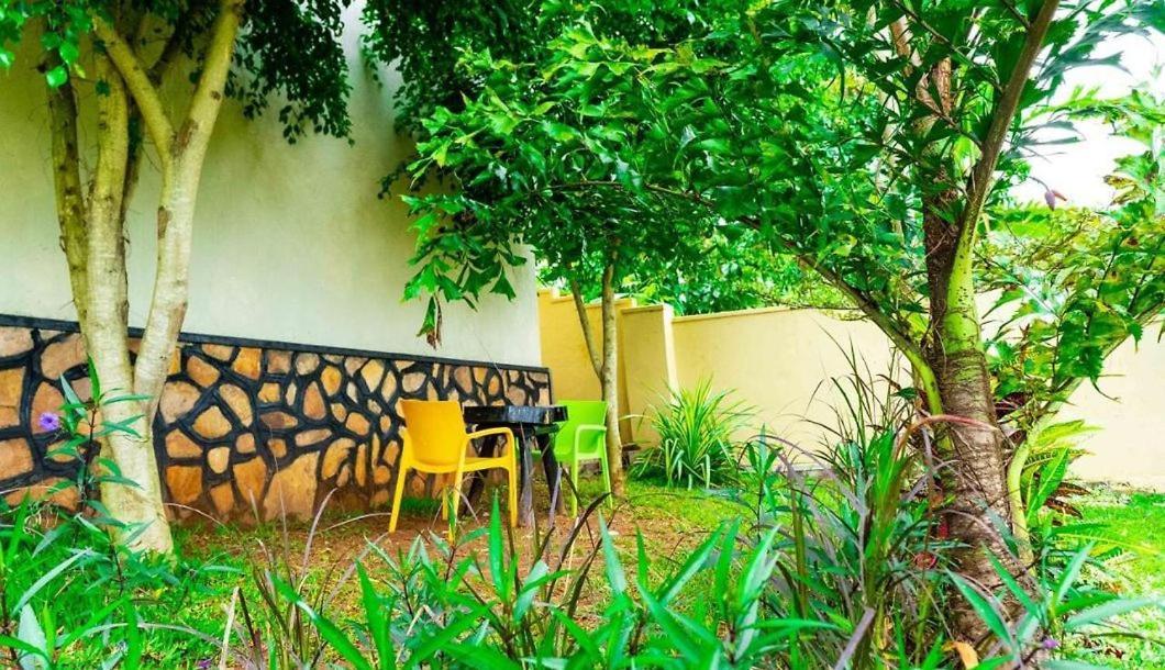 Airport Shoebill Hotel Энтеббе Экстерьер фото